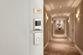 Cerradura hotelera RFID Access One para control de acceso seguro en hoteles y Airbnb